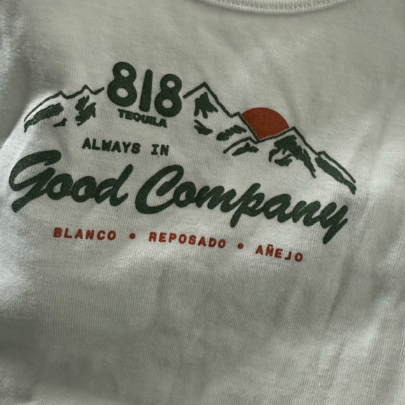 Kendall Jenner private event tee - Picture 2 of 5